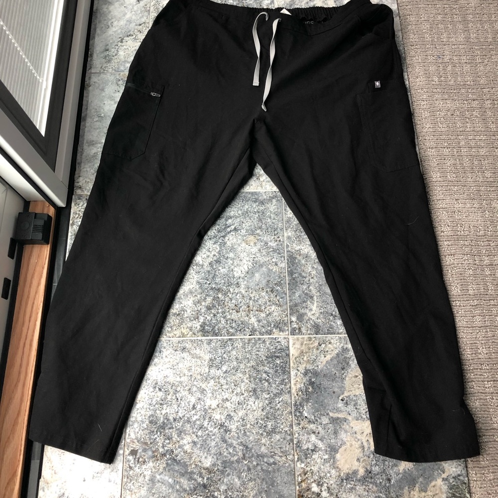 Figs black yola XXL regular